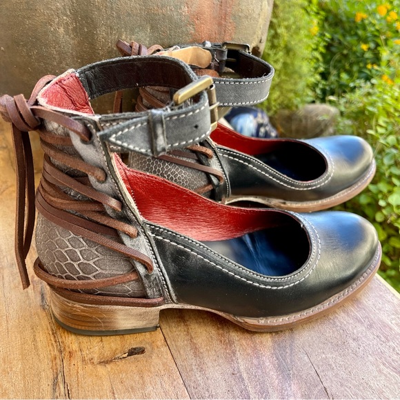 Freebird by Steven “Marlon” Booties - Picture 3 of 9